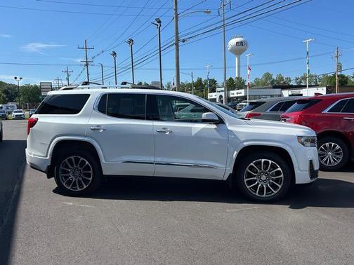 2022 GMC Acadia Denali