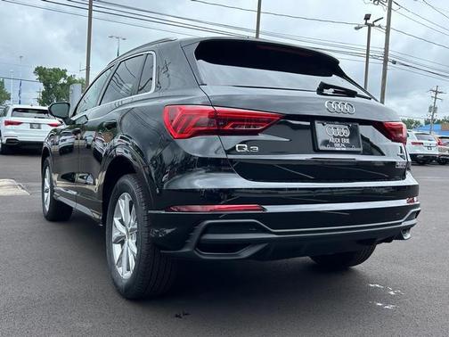 2025 Audi Q3 Premium 45 TFSI S line quattro Tiptronic