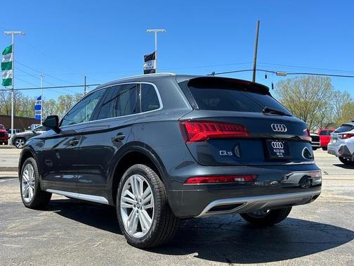 Manhattan Gray Metallic 2019 Audi Q5 2.0T Premium Plus