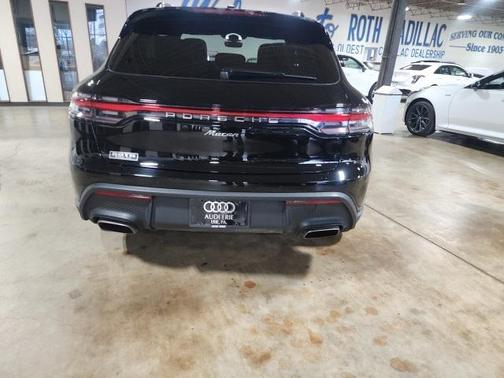 2024 Porsche Macan Base