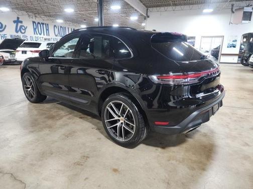 2024 Porsche Macan Base