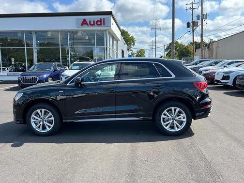 2025 Audi Q3 Premium 45 TFSI S line quattro Tiptronic