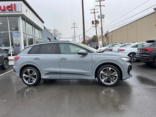 2024 Audi Q4 e-tron Premium Plus 55 quattro