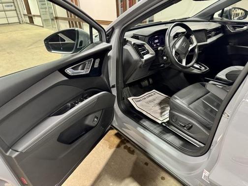 2024 Audi Q4 e-tron Premium Plus 55 quattro