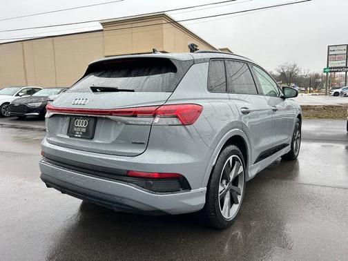 2024 Audi Q4 e-tron Premium Plus 55 quattro