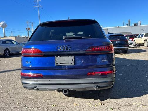 2023 Audi Q7 55 Premium Plus