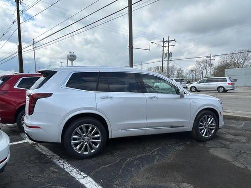 2025 Cadillac XT6 Premium Luxury AWD