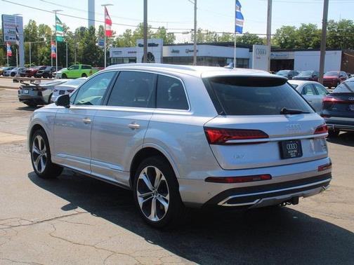 2021 Audi Q7 55 Premium Plus