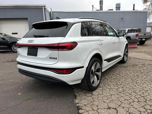 2025 Audi Q6 e-tron Premium Plus quattro