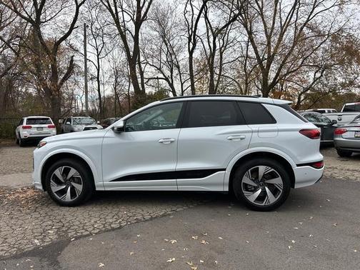 2025 Audi Q6 e-tron Premium Plus quattro