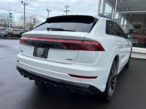 Glacier White Metallic 2026 Audi Q8 55 Premium Plus
