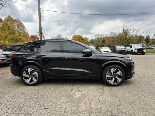 2025 Audi Q6 e-tron Premium Plus quattro