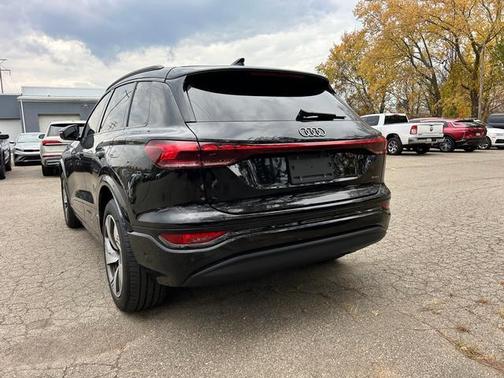 2025 Audi Q6 e-tron Premium Plus quattro