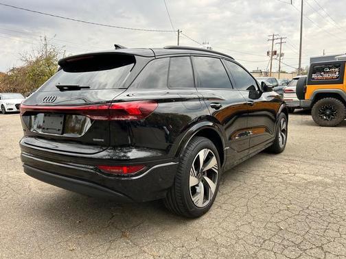 2025 Audi Q6 e-tron Premium Plus quattro