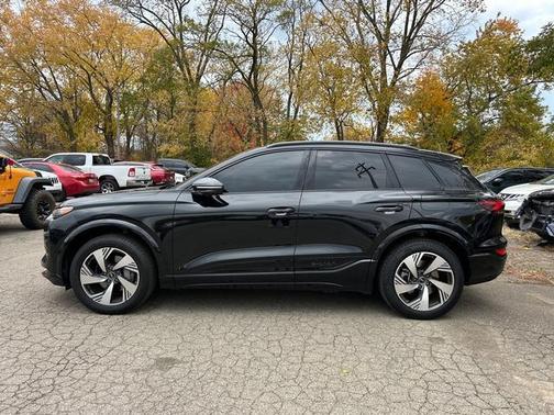 2025 Audi Q6 e-tron Premium Plus quattro