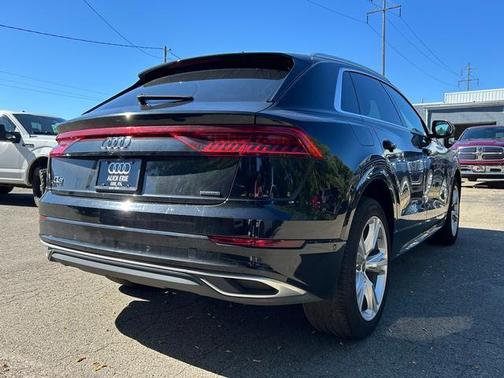 2022 Audi Q8 55 Premium Plus