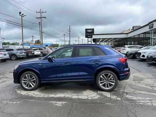 2025 Audi Q3 Premium 45 TFSI S line quattro Tiptronic
