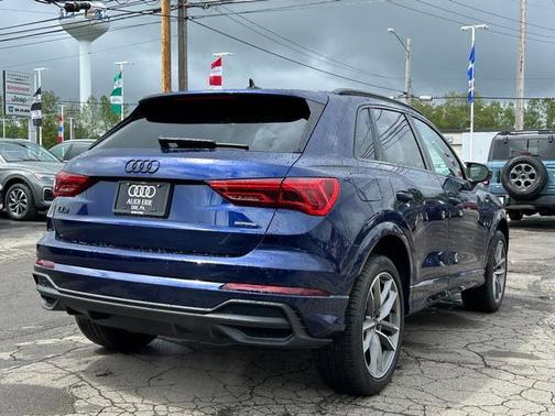 2025 Audi Q3 Premium 45 TFSI S line quattro Tiptronic