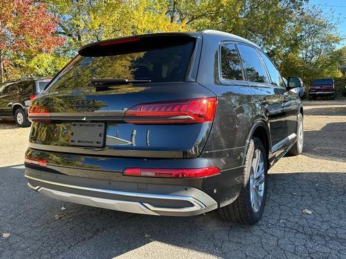 2022 Audi Q7 55 Premium Plus
