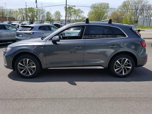 Daytona Gray Pearl Effect 2023 Audi Q5 45 S line Premium Plus