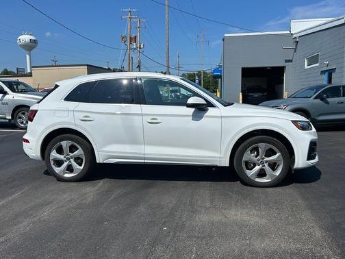 2021 Audi Q5 45 Premium Plus