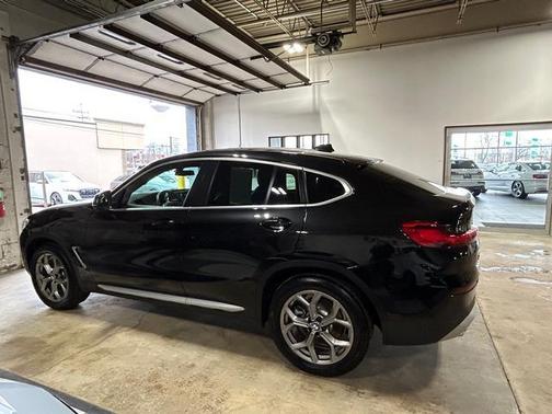 2023 BMW X4 xDrive30i