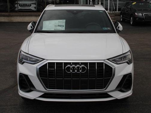 2024 Audi Q3 Premium 45 TFSI S line quattro Tiptronic