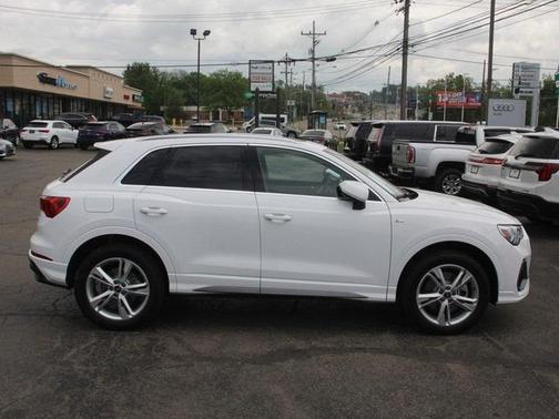 2024 Audi Q3 Premium 45 TFSI S line quattro Tiptronic