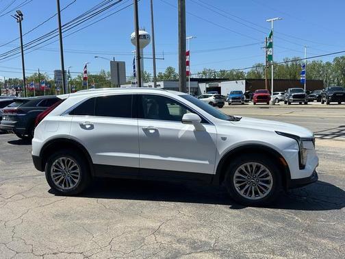 2024 Cadillac XT4 Premium Luxury