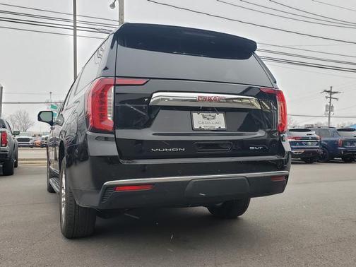 2023 GMC Yukon XL SLT