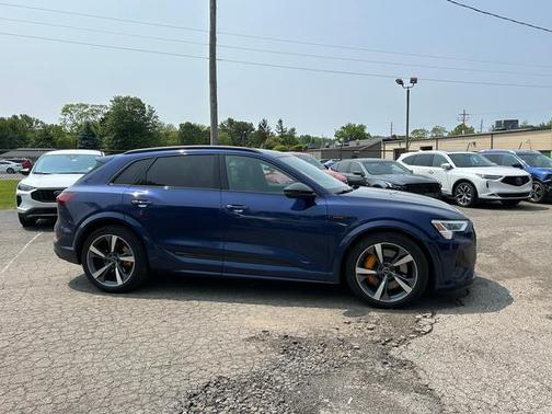 2022 Audi e-tron S Premium Plus