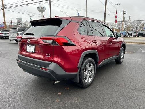2022 Toyota RAV4 XLE