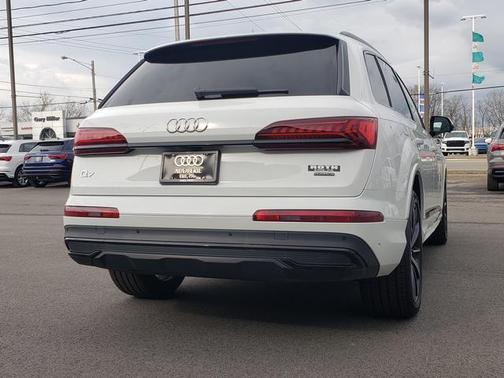 2023 Audi Q7 55 Prestige