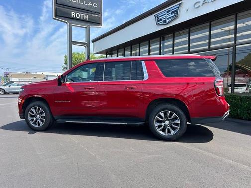 2022 Chevrolet Suburban LT