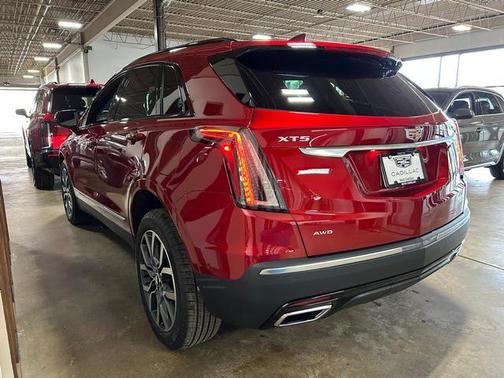 2025 Cadillac XT5 Sport