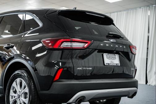 AGATE BLACK METALLIC 2025 Ford Escape Active