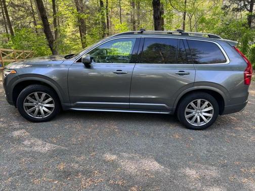 2019 Volvo XC90 T6 Momentum