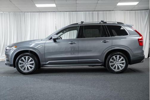 2019 Volvo XC90 T6 Momentum