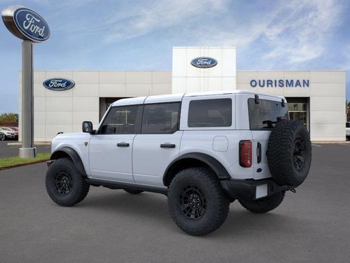 OXFORD WHITE 2026 Ford Bronco Badlands