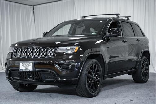 Diamond Black Crystal Pearlcoat 2020 Jeep Grand Cherokee Altitude