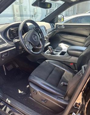 Diamond Black Crystal Pearlcoat 2020 Jeep Grand Cherokee Altitude