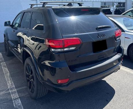 Diamond Black Crystal Pearlcoat 2020 Jeep Grand Cherokee Altitude
