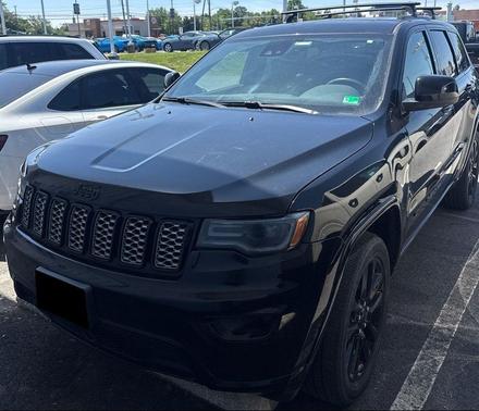 Diamond Black Crystal Pearlcoat 2020 Jeep Grand Cherokee Altitude