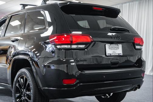 Diamond Black Crystal Pearlcoat 2020 Jeep Grand Cherokee Altitude
