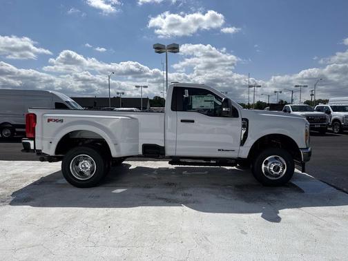 OXFORD WHITE 2026 Ford F-350 XL
