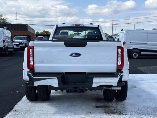 OXFORD WHITE 2026 Ford F-350 XL