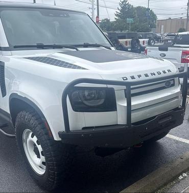 Fuji White 2022 Land Rover Defender 110 SE