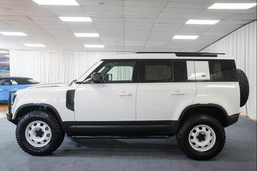 Fuji White 2022 Land Rover Defender 110 SE