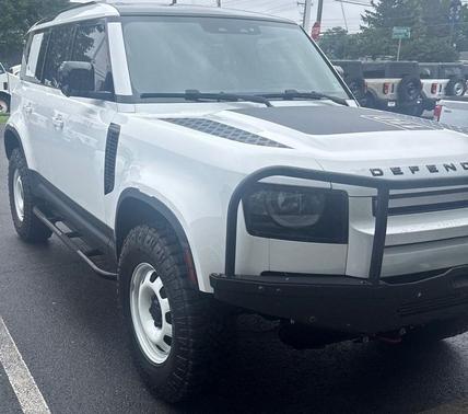 Fuji White 2022 Land Rover Defender 110 SE