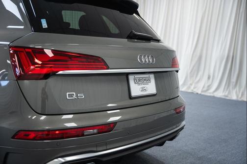 Chronos Gray Metallic 2023 Audi Q5 45 S line Premium Plus